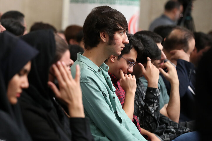 دیدار قهرمانان ورزشی و مدال‌آوران المپیادهای علمی با رهبر انقلاب