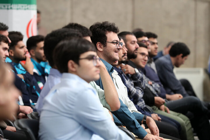دیدار قهرمانان ورزشی و مدال‌آوران المپیادهای علمی با رهبر انقلاب