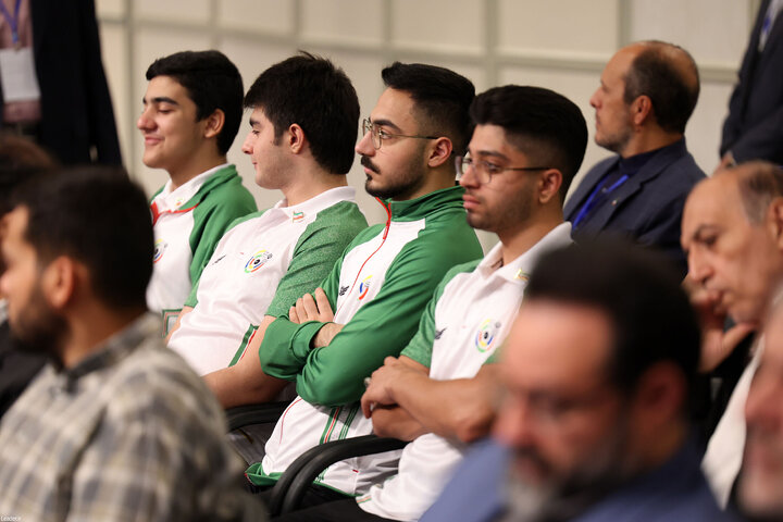 دیدار قهرمانان ورزشی و مدال‌آوران المپیادهای علمی با رهبر انقلاب