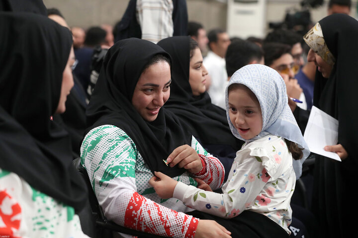 دیدار قهرمانان ورزشی و مدال‌آوران المپیادهای علمی با رهبر انقلاب