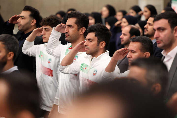 دیدار قهرمانان ورزشی و مدال‌آوران المپیادهای علمی با رهبر انقلاب