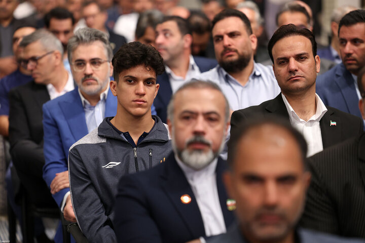 دیدار قهرمانان ورزشی و مدال‌آوران المپیادهای علمی با رهبر انقلاب