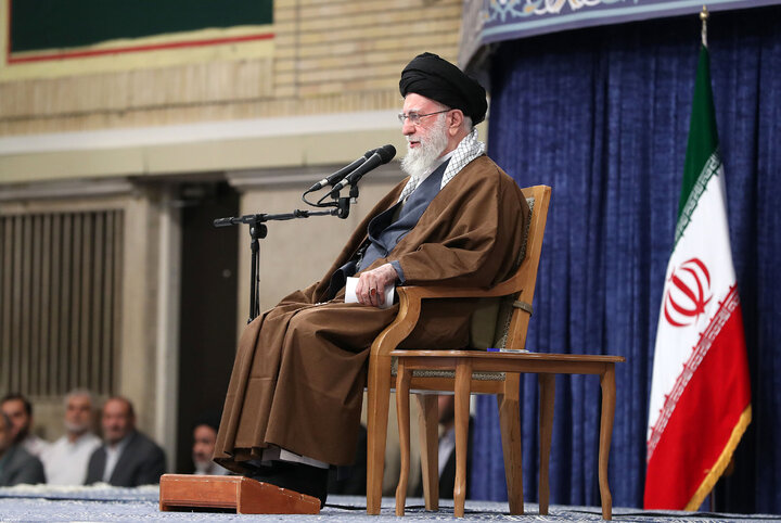دیدار قهرمانان ورزشی و مدال‌آوران المپیادهای علمی با رهبر انقلاب