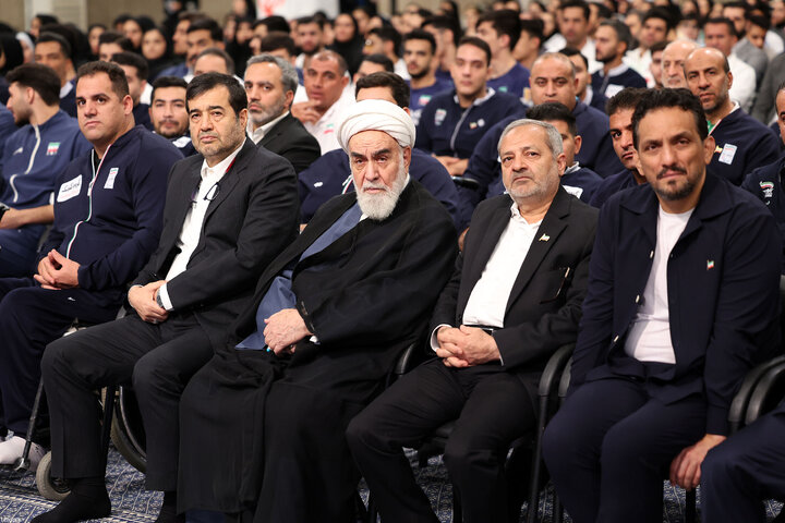 دیدار قهرمانان ورزشی و مدال‌آوران المپیادهای علمی با رهبر انقلاب