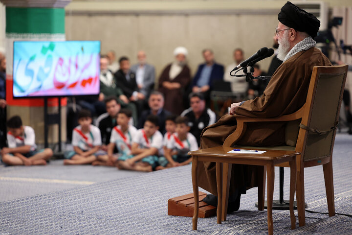 دیدار قهرمانان ورزشی و مدال‌آوران المپیادهای علمی با رهبر انقلاب
