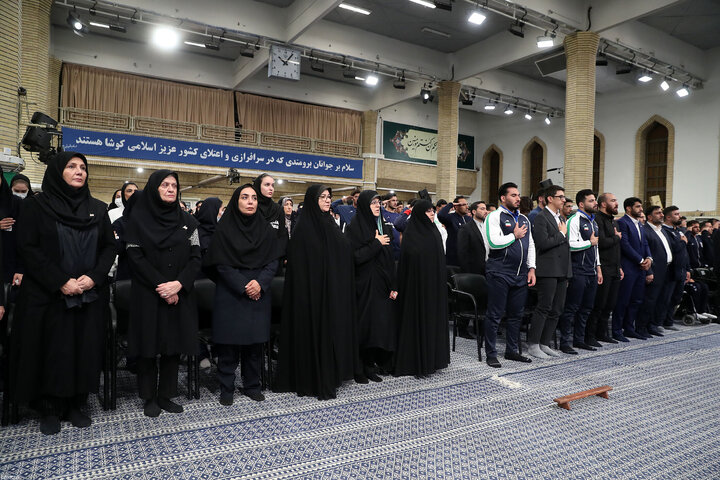دیدار قهرمانان ورزشی و مدال‌آوران المپیادهای علمی با رهبر انقلاب