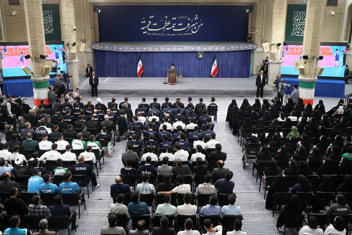 دیدار قهرمانان ورزشی و مدال‌آوران المپیادهای علمی با رهبر انقلاب