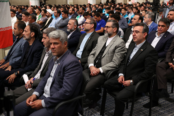 دیدار قهرمانان ورزشی و مدال‌آوران المپیادهای علمی با رهبر انقلاب