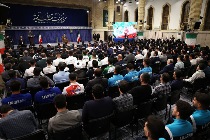دیدار قهرمانان ورزشی و مدال‌آوران المپیادهای علمی با رهبر انقلاب