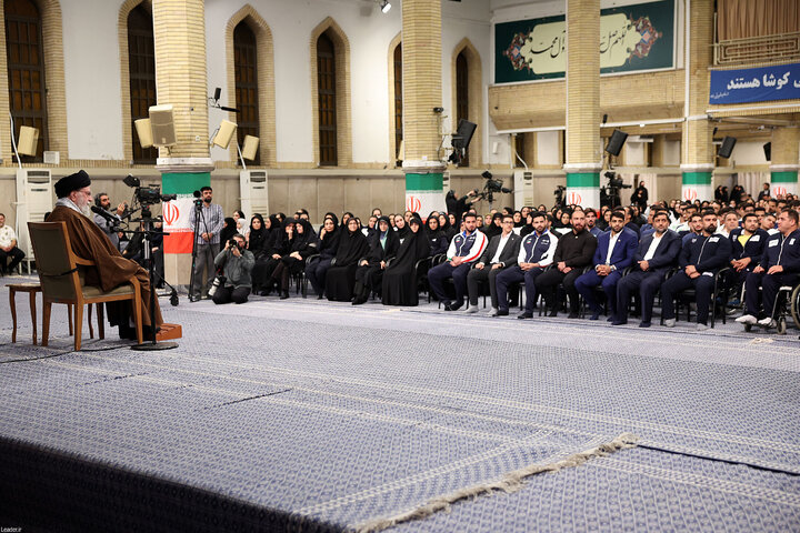 دیدار قهرمانان ورزشی و مدال‌آوران المپیادهای علمی با رهبر انقلاب