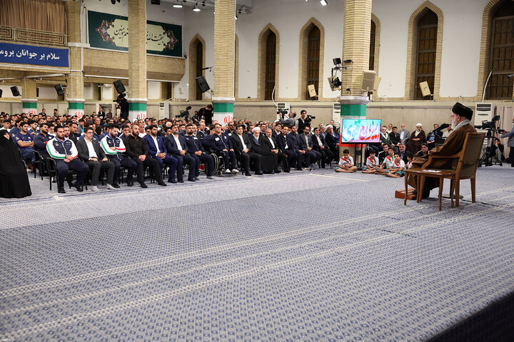 دیدار قهرمانان ورزشی و مدال‌آوران المپیادهای علمی با رهبر انقلاب