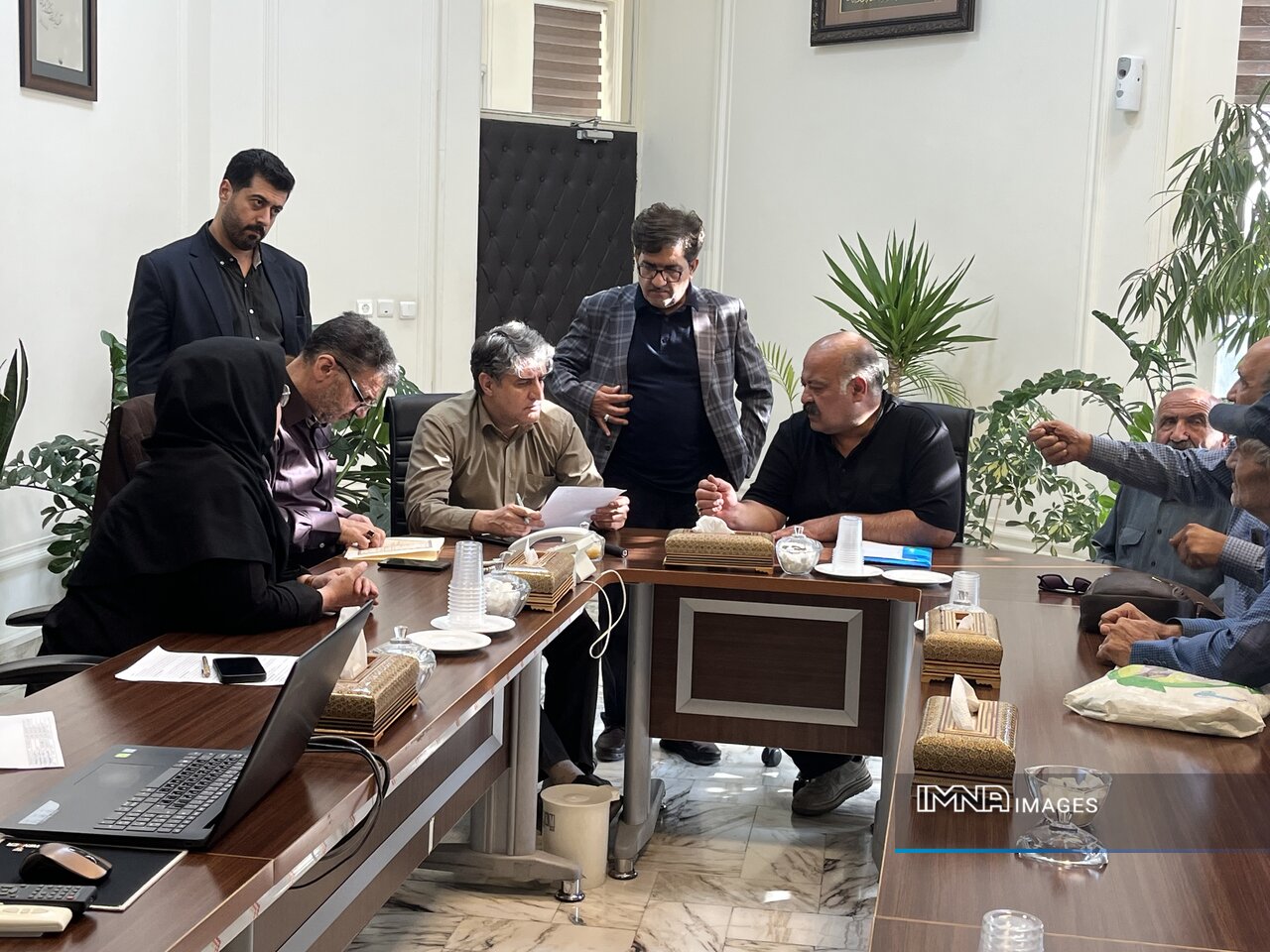 کمیته نظارتی شورای شهر اصفهان در منطقه ۲ مشکلات محلات را رسیدگی کرد