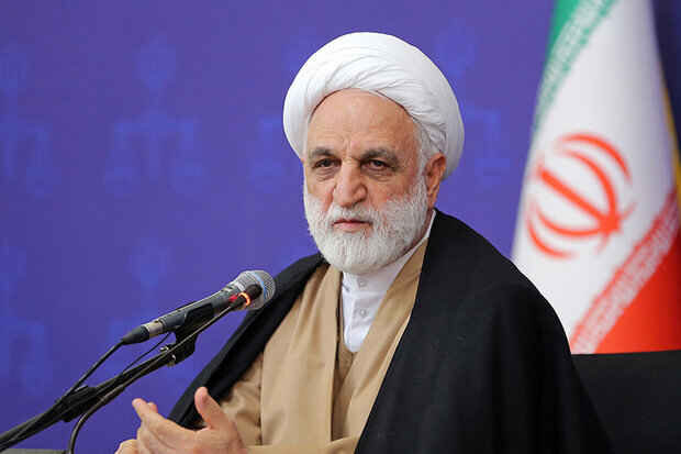 عدالت باید در همه رفتار و شئون ما متجلی باشد عدالت باید در همه رفتار و شئون ما متجلی باشد
