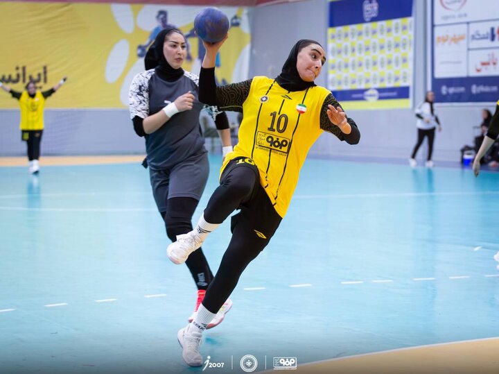 تقابل مدعیان با تیم‌های تازه‌وارد لیگ