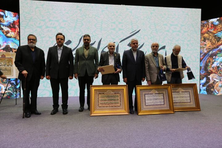 گرامیداشت فرشچیان با حضور وزیر میراث فرهنگی و اساتید نگارگر گرامیداشت فرشچیان با حضور وزیر میراث فرهنگی و اساتید نگارگر