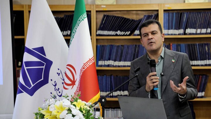 افزایش گرنت اساتید تازهاستخدام از ۱۰۰ به ۴۰۰ میلیون تومان افزایش گرنت اساتید تازهاستخدام از ۱۰۰ به ۴۰۰ میلیون تومان