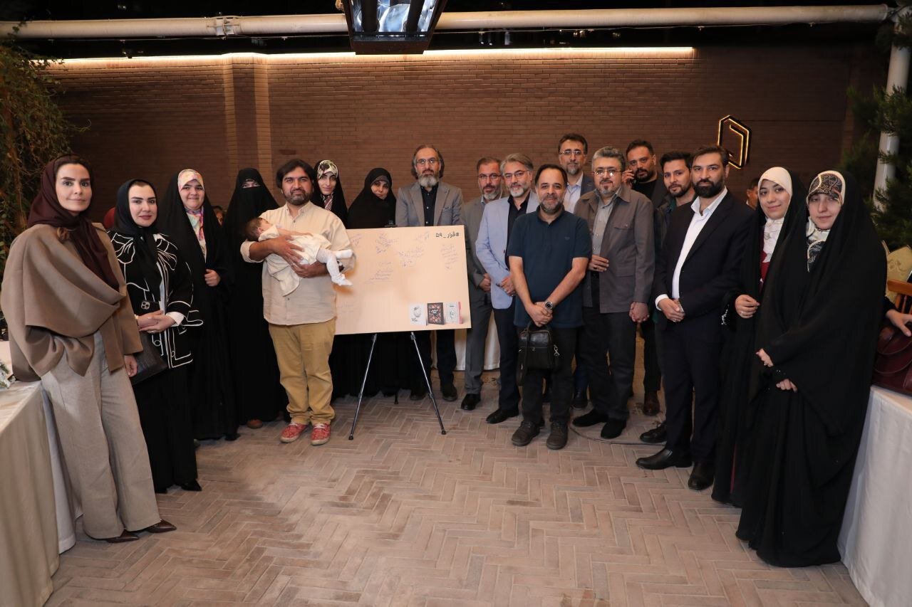 رونمایی از ۳ کتاب سیدمحمد سادات اخوی