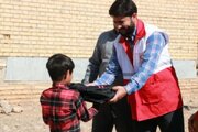 توزیع بیش از ۴۰۰۰ بسته تحصیلی میان دانش‌آموزان محروم خوزستان