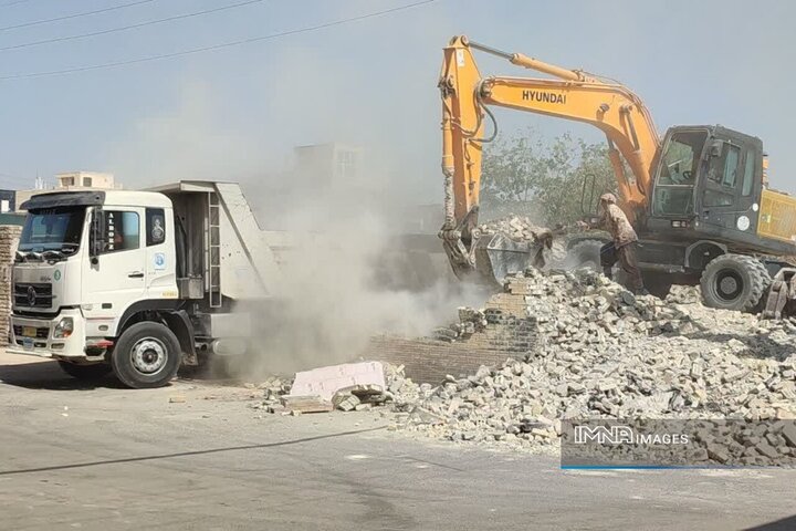 رفع گلوگاههای ترافیکی منطقه ۱۳ اصفهان با تملک ۶۰۰ مترمربع زمین رفع گلوگاههای ترافیکی منطقه ۱۳ اصفهان با تملک ۶۰۰ مترمربع زمین