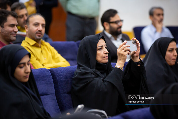 همایش روز آمار و برنامه‌ریزی و رونمایی از دستاوردهای معاونت برنامه ریزی و توسعه سرمایه انسانی شهرداری اصفهان