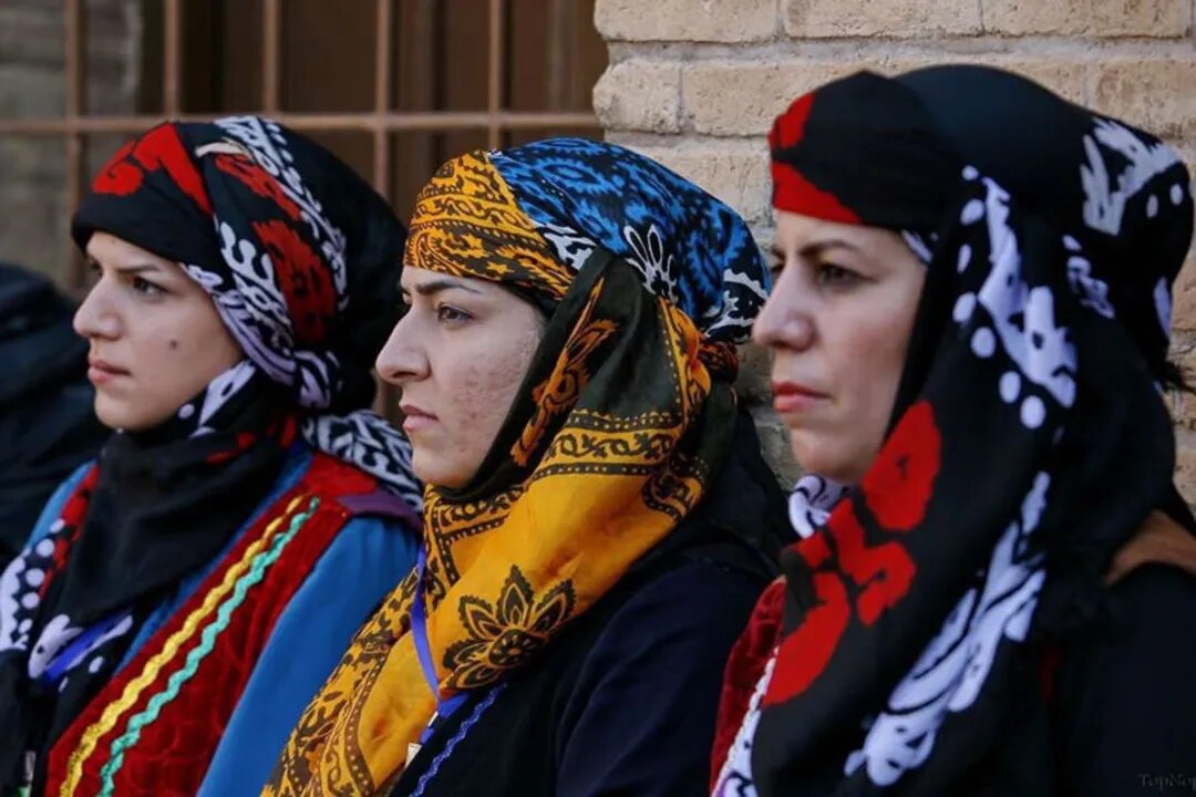 لباس لری، میراث رنگ و ریشه در دامنههای زاگرس