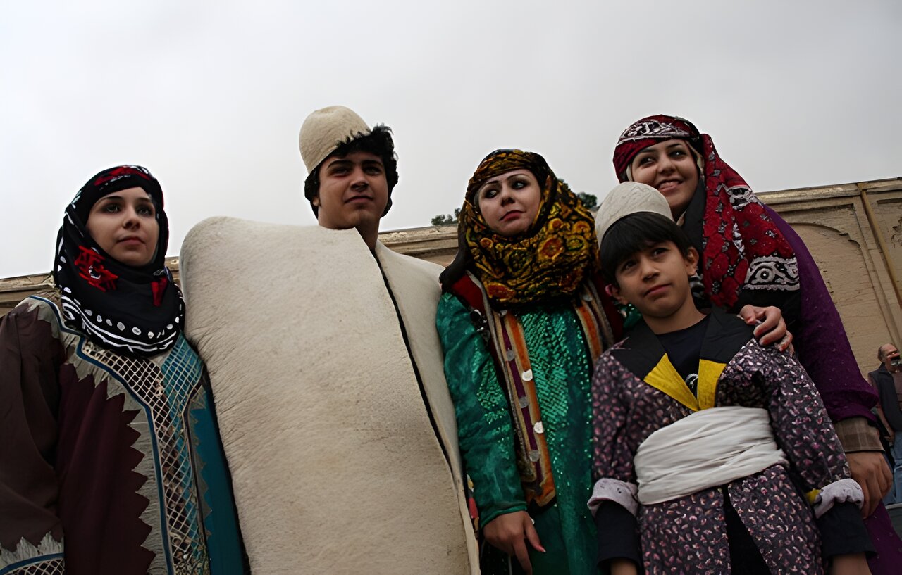 لباس لری، میراث رنگ و ریشه در دامنههای زاگرس