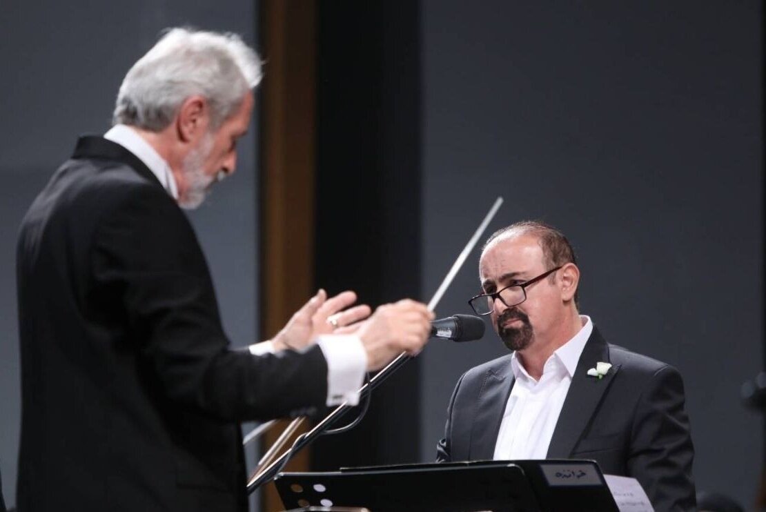 اجرای ارکستر موسیقی ملی ایران با خوانندگی عبدالحسین مختاباد