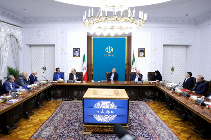 دولت تیم ویژهای برای رفع موانع صادرات پتروشیمی تشکیل داد دولت تیم ویژهای برای رفع موانع صادرات پتروشیمی تشکیل داد