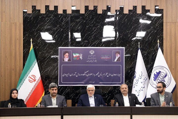 شبکه نخبگان ایرانی در داخل و خارج کشور تشکیل شود شبکه نخبگان ایرانی در داخل و خارج کشور تشکیل شود