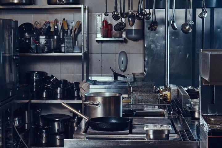 بهترین برند تولید کننده تجهیزات آشپزخانه صنعتی چه ویژگی هایی باید داشته باشد؟ بهترین برند تولید کننده تجهیزات آشپزخانه صنعتی چه ویژگی هایی باید داشته باشد؟