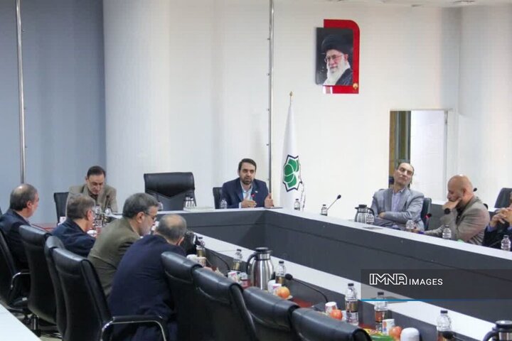 بررسی نیازهای کالبدی و نرم‌افزاری آینده اصفهان در قالب برنامه جامع شهر