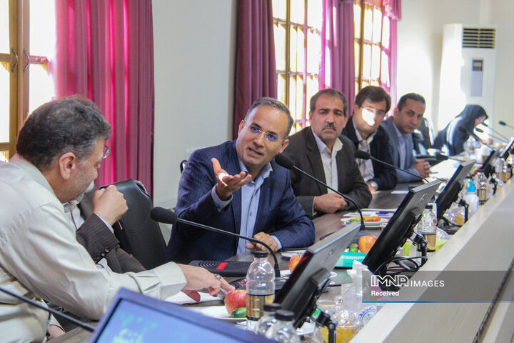 نشست مشترک مجمع نمایندگان شهرستان و شورای اسلامی شهر اصفهان