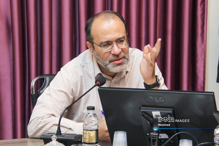 توسعه الحاقات جدید شهری فشار بیشتری بر زاینده‌رود وارد می‌کند