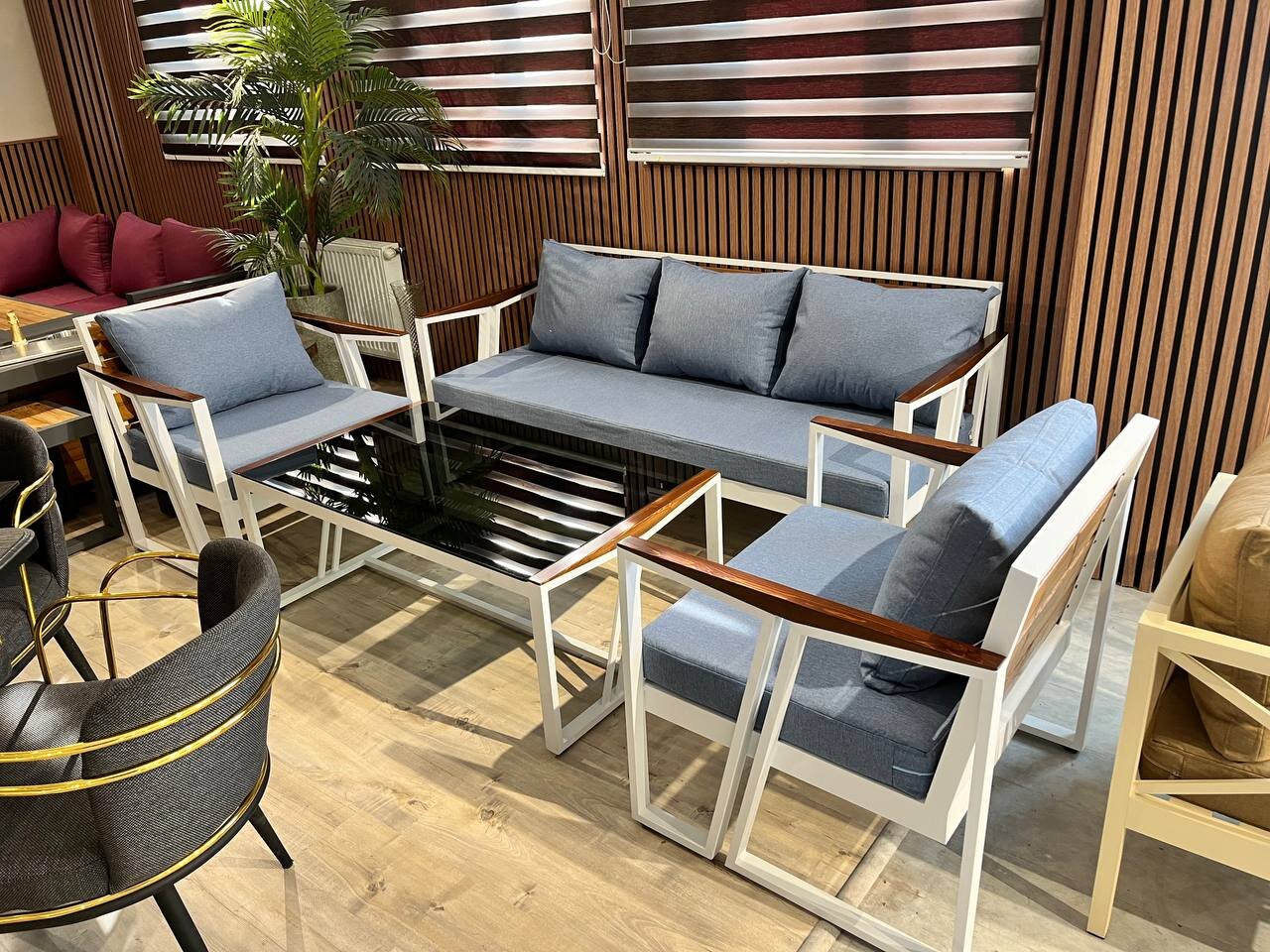 ویلاپارک تولید کننده مبلمان فضای باز