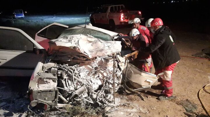 ۱۱ فوتی و مصدوم بر اثر تصادف ٢ سواری در کرمان