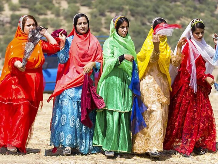 لباس لری، میراث رنگ و ریشه در دامنه‌های زاگرس