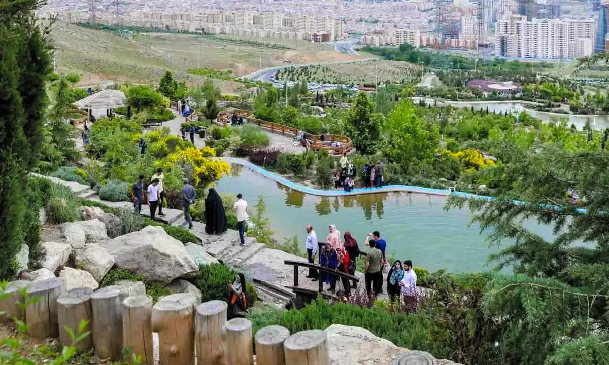 تهران‌گردی بر مدار نشاط