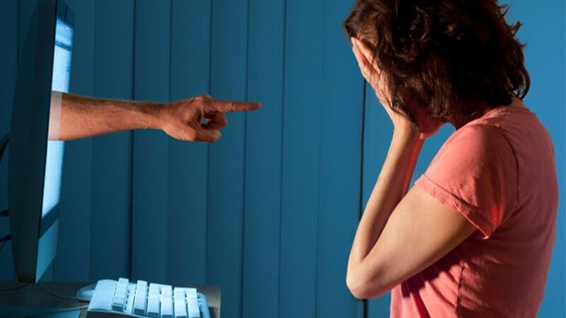 انتشار فیلم و عکس خصوصی دیگران در فضای مجازی؛ راهنمای گام به گام شکایت در پلیس فتا