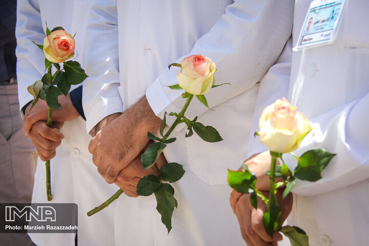 پرستاران، فرشتگان سپیدپوش عرصه سلامت و انسانیت‌ هستند