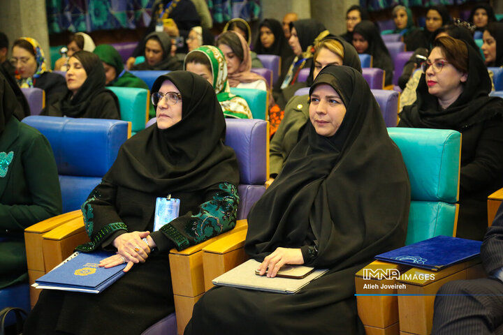 تمرکز بر زنان کارآفرین یکی از کلیدهای توسعه پایدار کشور است