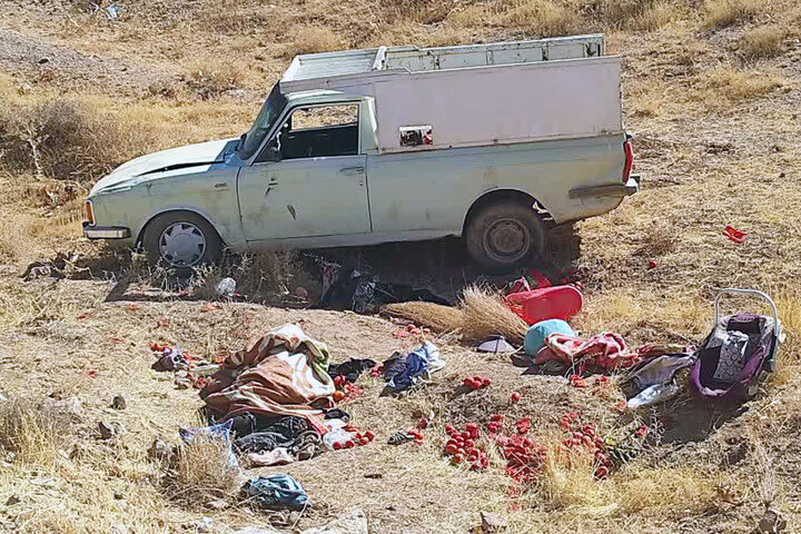 جان باختن زن جوان در سانحه واژگونی وانت در دانسفهان قزوین