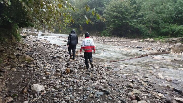 نجات یک خانواده پنج‌نفره اصفهانی در جنگل‌های صعب‌العبور سوادکوه شمالی