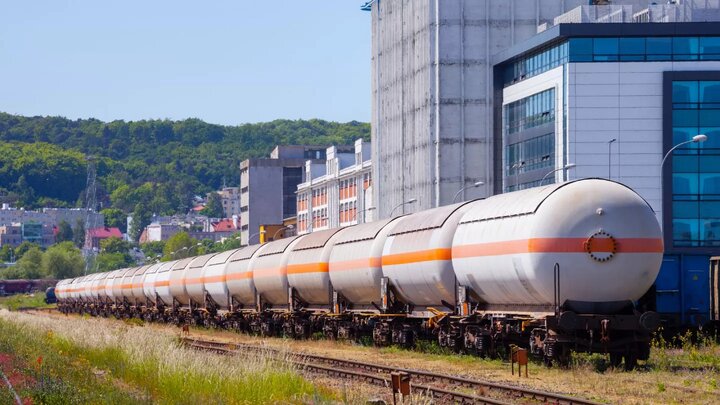 صادرات نخستین محموله گازوئیل ایران به افغانستان از راه‌آهن خواف-هرات