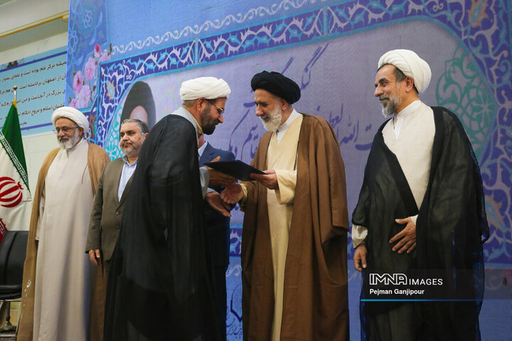 بزرگداشت آیت الله العظمی سید ابوالقاسم دهکردی(ره)