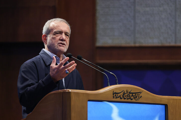 پرستاران در خط مقدم حفظ سلامت جامعه هستند/ برای بهبود وضعیت پرستاران تلاش می‌کنیم