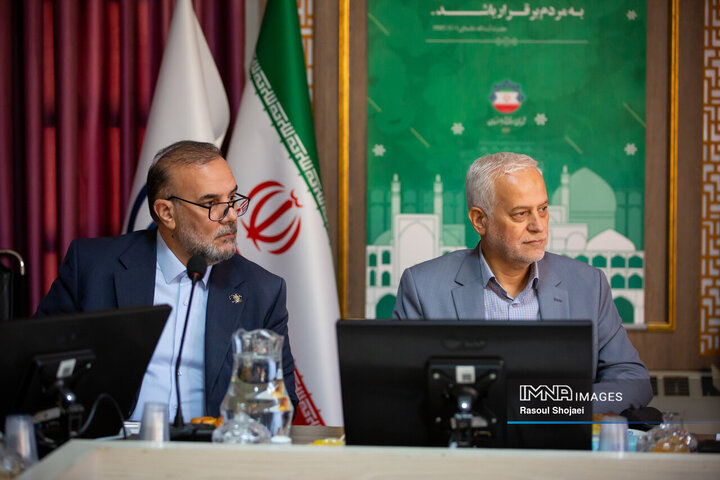 دیدار شهردار و اعضای شورای شهر کرمان و شهردار اصفهان