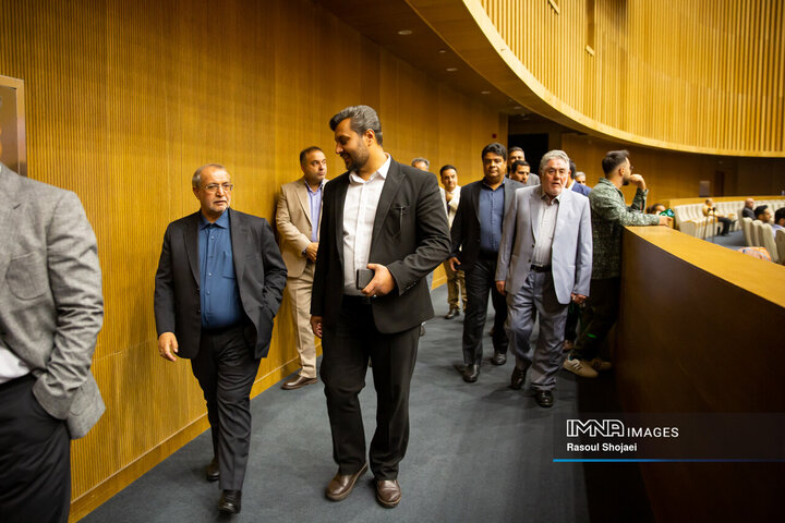 بازدید اعضای شورای شهر کرمان از مرکز همایش‌های بین‌المللی اصفهان