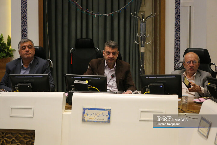 نشست هم‌اندیشی مدیریت شهری و اعضای شورای شهرهای اصفهان و کرمان