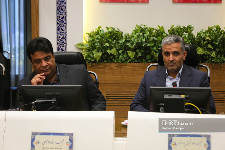 نشست هم‌اندیشی مدیریت شهری و اعضای شورای شهرهای اصفهان و کرمان