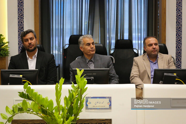 نشست هم‌اندیشی مدیریت شهری و اعضای شورای شهرهای اصفهان و کرمان